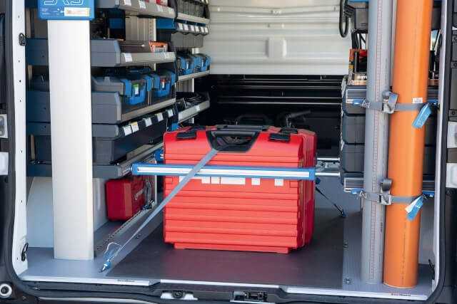 Gemeinsam mit der SR5 Fahrzeugeinrichtung von Sortimo bieten die neu entwickelten Böden SoboPro und SoboPro Spannstange dem Handwerker ein komplettes Laderaumkonzept, welches dank ProSafe diverse Möglichkeiten zur einfachen, schnellen und flexiblen Sicherung des mitgeführten Transportguts bietet. | Foto: Sortimo Gemeinsam mit der SR5 Fahrzeugeinrichtung von Sortimo bieten die neu entwickelten Böden SoboPro und SoboPro Spannstange dem Handwerker ein komplettes Laderaumkonzept, welches dank ProSafe diverse Möglichkeiten zur einfachen, schnellen und flexiblen Sicherung des mitgeführten Transportguts bietet. | Foto: Sortimo