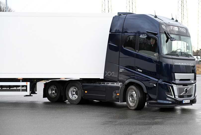 Die um 25 cm nach hinten verlängerte Globetrotter XXL-Kabine erlaubt ein größeres Bett und dennoch reguläres Fahren mit 13,6 m langen Standard-Aufliegern. | Foto: QUATEX Die um 25 cm nach hinten verlängerte Globetrotter XXL-Kabine erlaubt ein größeres Bett und dennoch reguläres Fahren mit 13,6 m langen Standard-Aufliegern. | Foto: QUATEX