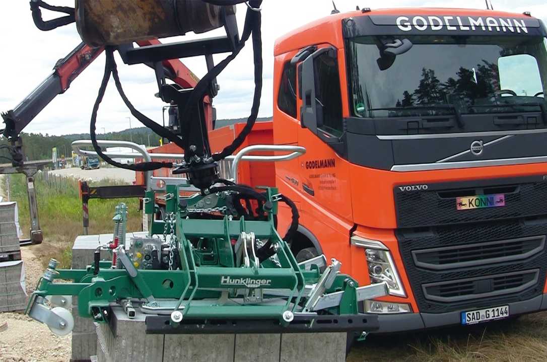 Der neue P12-3 Pflastergreif von Hunklinger hilft bei Godelmann Der neue P12-3 Pflastergreif von Hunklinger hilft bei Godelmann