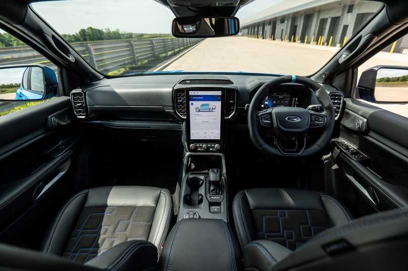Hat auch im Interieur einen sportlichen Auftritt - Der neue Ford Ranger MS-RT Plug-in-Hybrid. | Foto: Ford Hat auch im Interieur einen sportlichen Auftritt - Der neue Ford Ranger MS-RT Plug-in-Hybrid. | Foto: Ford