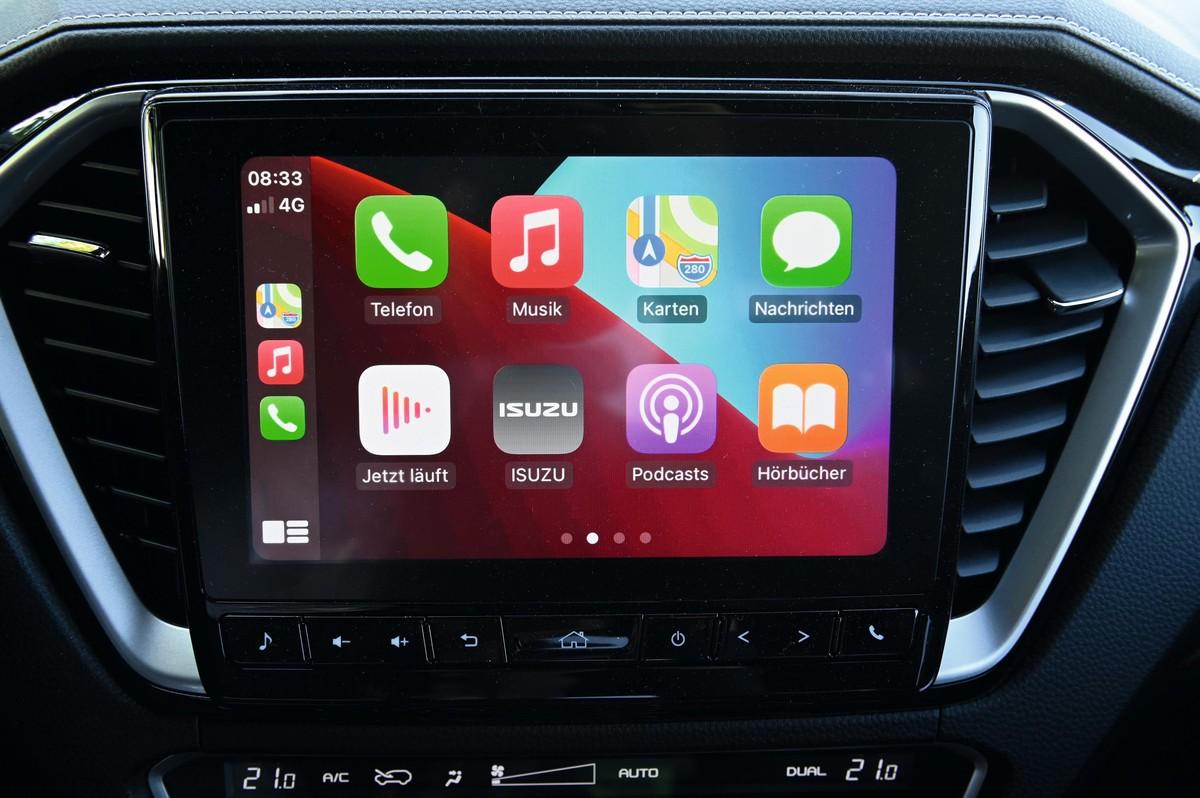 Auf einem Touchdisplay fast so groß wie ein Fernseher findet die Bedienung für Infotainment und Apple Car Play statt. Hier projiziert auch die Rückfahrkamera ihr Bild hinein. | Foto: B_I/ Hausmann