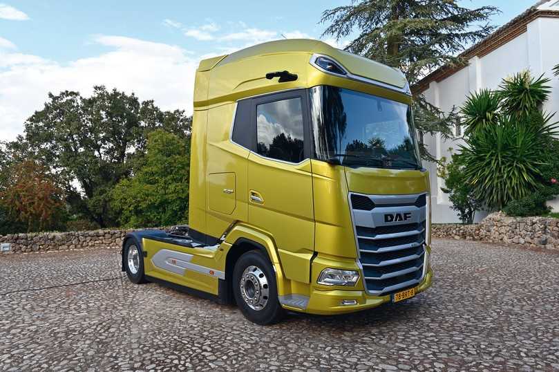 Das neue Flaggschiff XG+ besitzt nicht nur eine längere, sondern auch eine höhere Kabine als die Brüder XG und XF. | Foto: QUATEX, DAF Trucks Das neue Flaggschiff XG+ besitzt nicht nur eine längere, sondern auch eine höhere Kabine als die Brüder XG und XF. | Foto: QUATEX, DAF Trucks