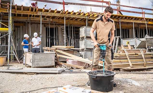 Ergonomisch optimierte Körperhaltung für kraftsparendes Arbeiten | Foto: Collomix Ergonomisch optimierte Körperhaltung für kraftsparendes Arbeiten | Foto: Collomix