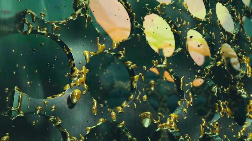 Kleine Öltröpfchen haften am Koaleszenzelement. Sobald die Haftfähigkeit überschritten ist, lösen sich große Öltropfen ab, schwimmen auf und sind somit abscheidbar. | Foto: Aco Tiefbau Kleine Öltröpfchen haften am Koaleszenzelement. Sobald die Haftfähigkeit überschritten ist, lösen sich große Öltropfen ab, schwimmen auf und sind somit abscheidbar. | Foto: Aco Tiefbau