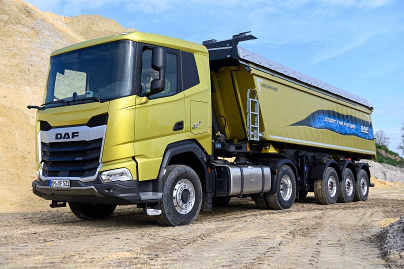 DAF XFC: Der PXP-Antrieb vorne unterstützt die angetriebene Hinterachse auf losem Grund. | Foto: QUATEX DAF XFC: Der PXP-Antrieb vorne unterstützt die angetriebene Hinterachse auf losem Grund. | Foto: QUATEX