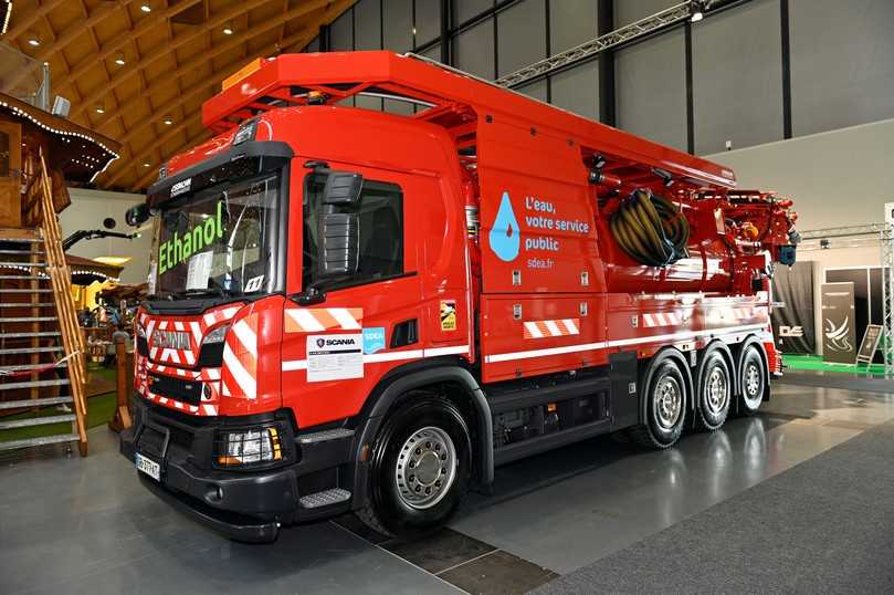 Den Scania G410 als Hochdruckspülwagen treibt ein Ethanol-Motor an. | Foto: Quatex Den Scania G410 als Hochdruckspülwagen treibt ein Ethanol-Motor an. | Foto: Quatex