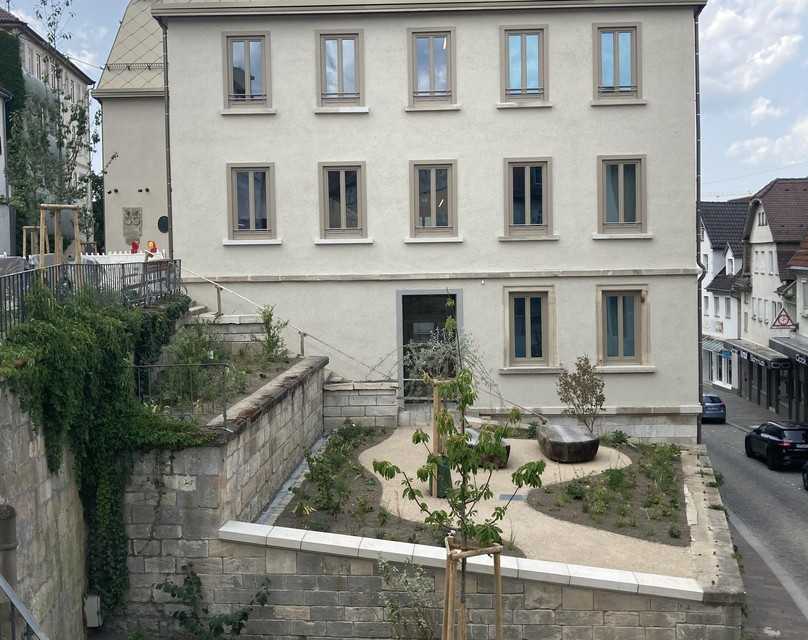Die Liebe des Dichters zur Ästhetik sollte sich deshalb auch bei der Neugestaltung der Außenanlagen und des Gartens rund um das Hölderlinhaus in Nürtingen widerspiegeln. | Foto: Müller/Koeber Landschaftsarchitektur Die Liebe des Dichters zur Ästhetik sollte sich deshalb auch bei der Neugestaltung der Außenanlagen und des Gartens rund um das Hölderlinhaus in Nürtingen widerspiegeln. | Foto: Müller/Koeber Landschaftsarchitektur