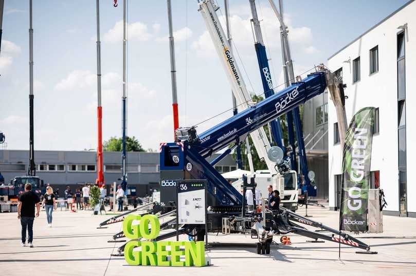 Der der Anhängerkran AHK 36e mit 230-Ladetechnik war eines der Highlights bei den Böcker Höhentagen | Foto: Oliver Schumacher I ImageKollekt Der der Anhängerkran AHK 36e mit 230-Ladetechnik war eines der Highlights bei den Böcker Höhentagen | Foto: Oliver Schumacher I ImageKollekt