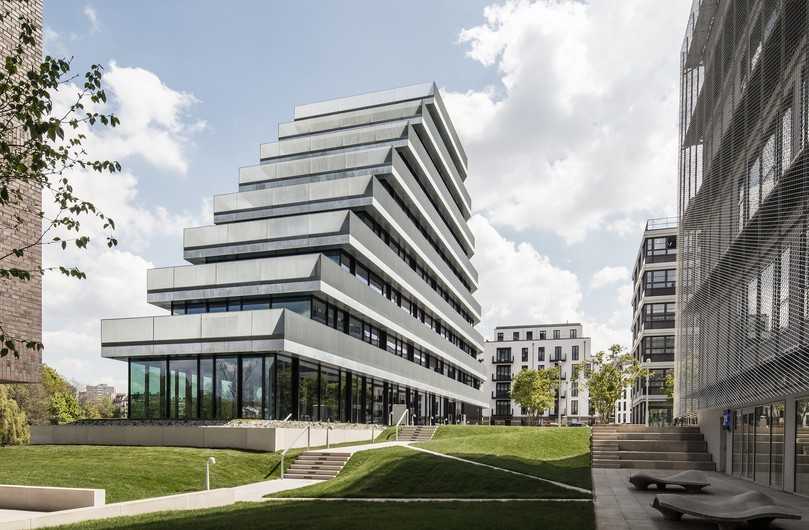 The Terrace von AHM Architekten BDA bekam in der Kategorie Architektur eine Anerkennung beim Verzinkerpreis 2023. | Foto: AHM Architekten The Terrace von AHM Architekten BDA bekam in der Kategorie Architektur eine Anerkennung beim Verzinkerpreis 2023. | Foto: AHM Architekten