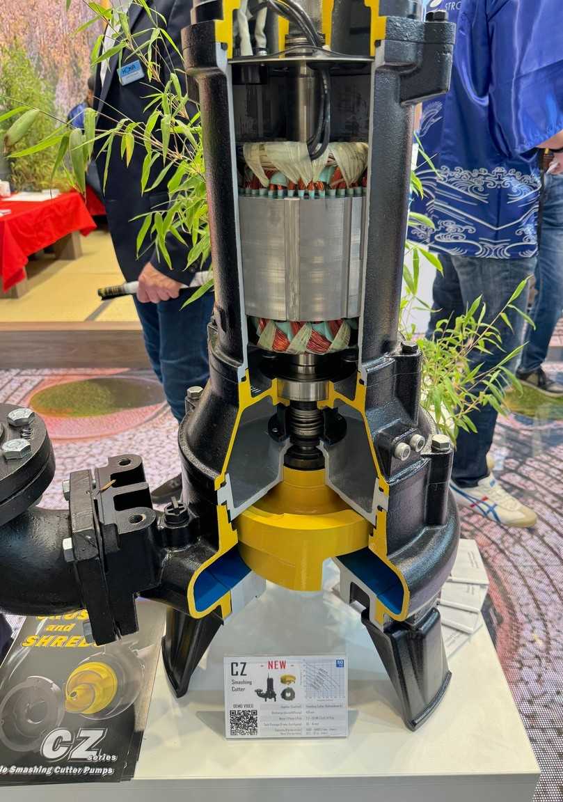 Auch neue Abwasserpumpen zeigte Tsurumi: Die CZ-Serie mit neuartigem Schneidwerk schafft bis zu 4000 l/min bzw. 32 m Förderhöhe | Foto: Tsurumi Auch neue Abwasserpumpen zeigte Tsurumi: Die CZ-Serie mit neuartigem Schneidwerk schafft bis zu 4000 l/min bzw. 32 m Förderhöhe | Foto: Tsurumi