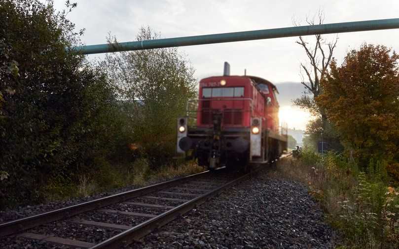Abb. 5: Querung eines Gleises der Deutschen Bahn für den Rohreinzug | Foto: Pfaffinger Unternehmensgruppe Abb. 5: Querung eines Gleises der Deutschen Bahn für den Rohreinzug | Foto: Pfaffinger Unternehmensgruppe