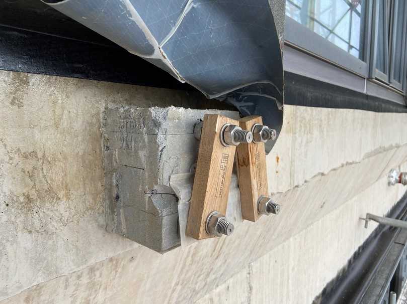 Schöck Isokorb RT ist das einzige tragende Wärmedämmelement am Markt, das einen nachträglichen Einbau in Stahlbetondecken ermöglicht. | Foto: Schöck Bauteile GmbH Schöck Isokorb RT ist das einzige tragende Wärmedämmelement am Markt, das einen nachträglichen Einbau in Stahlbetondecken ermöglicht. | Foto: Schöck Bauteile GmbH