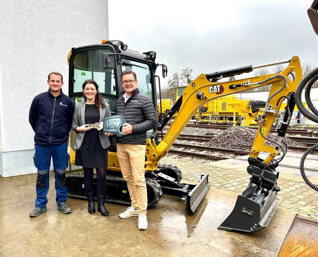 Minibagger von Caterpillar für Azubis der Deutschen Bahn Minibagger von Caterpillar für Azubis der Deutschen Bahn