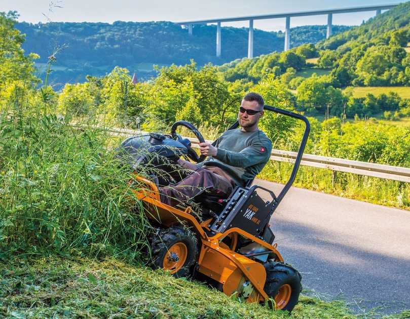 Hohes Gras und zugleich ein anspruchsvolles Gelände: Bei diesen Einsätzen sind die Mäher von AS-Motor in ihrem Element. | Foto: AriensCo Hohes Gras und zugleich ein anspruchsvolles Gelände: Bei diesen Einsätzen sind die Mäher von AS-Motor in ihrem Element. | Foto: AriensCo