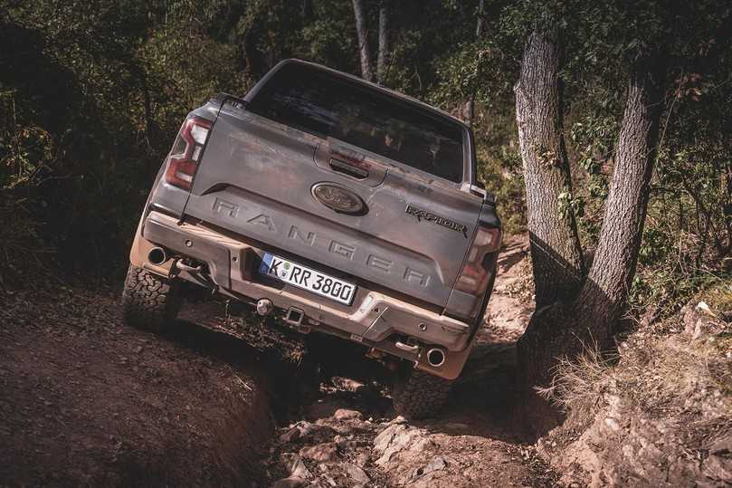 Lässt alle hinter sich: Deutschlands meistgekaufter Pick-up Ford Ranger, hier in der Raptor-Variante. | Foto: Ford Lässt alle hinter sich: Deutschlands meistgekaufter Pick-up Ford Ranger, hier in der Raptor-Variante. | Foto: Ford