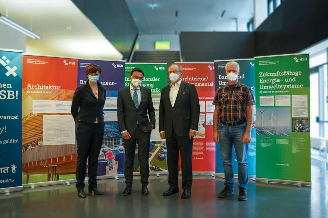 Spende der Hegemann-Stiftung für Digitalisierungs-Lehrstuhl Bau an Hochschule Bremen Spende der Hegemann-Stiftung für Digitalisierungs-Lehrstuhl Bau an Hochschule Bremen