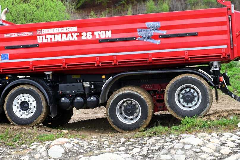 Starke Verschränkungen sind für die Ultimaax-Federung kein Problem. Die Antriebsräder behalten Bodenkontakt. | Foto: QUATEX Starke Verschränkungen sind für die Ultimaax-Federung kein Problem. Die Antriebsräder behalten Bodenkontakt. | Foto: QUATEX
