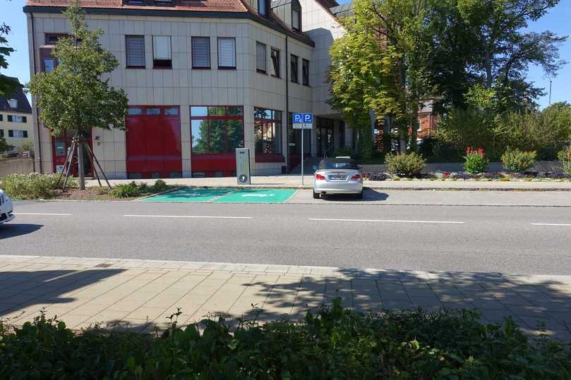 In Zeiten des Klimawandels steigern Bäume die Wohn- und Aufenthaltsqualität innerorts maßgeblich. | Foto: bs In Zeiten des Klimawandels steigern Bäume die Wohn- und Aufenthaltsqualität innerorts maßgeblich. | Foto: bs