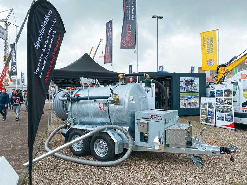 Das mobile Vakuumsystem M-VAC von Altro-Tec, ein mobiles Vakuum-Saug-System mit 3,5 t-Fahrgestell zum Aufsaugen und Transport verschiedenster, nicht brennbarer Flüssigkeiten. | Foto: L-Team X-Tools GmbH & Co. KG Das mobile Vakuumsystem M-VAC von Altro-Tec, ein mobiles Vakuum-Saug-System mit 3,5 t-Fahrgestell zum Aufsaugen und Transport verschiedenster, nicht brennbarer Flüssigkeiten. | Foto: L-Team X-Tools GmbH & Co. KG