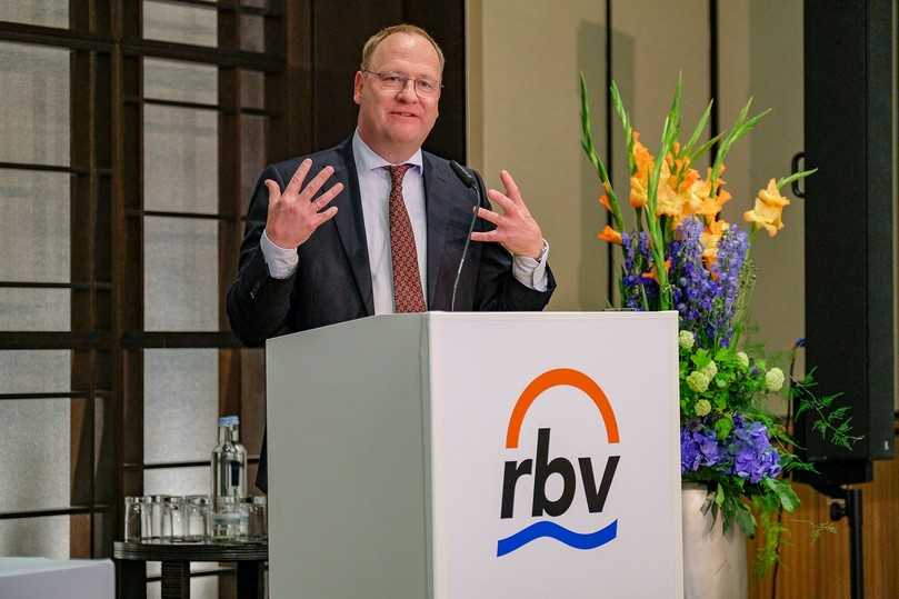 „Ich fühle mich dem Grundgedanken einer uneingeschränkten Qualitäts- und Zukunftssicherung im Leitungsbau zutiefst verpflichtet“, so der neue rbv-Präsident Dr. Ralph Donath. | Foto: rbv „Ich fühle mich dem Grundgedanken einer uneingeschränkten Qualitäts- und Zukunftssicherung im Leitungsbau zutiefst verpflichtet“, so der neue rbv-Präsident Dr. Ralph Donath. | Foto: rbv