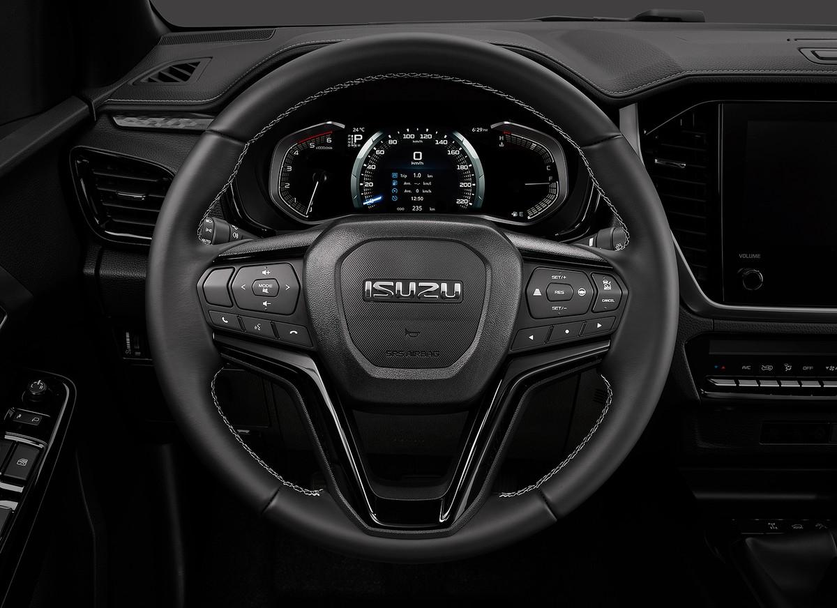 Multifunktionslenkrad und übersichtliche Instrumente im teildigitalen Cockpit erleichtern dem Fahrer die Arbeit. | Foto: Isuzu