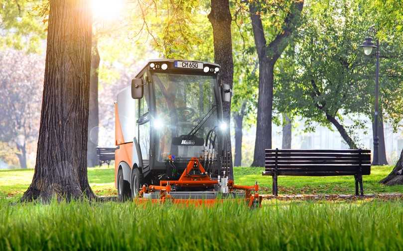Flexibel für den Ganzjahreseinsatz, rückenschonend für den Fahrer: der Citymaster 650 mit werkzeuglosem Gerätewechsel. | Foto: Hako Flexibel für den Ganzjahreseinsatz, rückenschonend für den Fahrer: der Citymaster 650 mit werkzeuglosem Gerätewechsel. | Foto: Hako