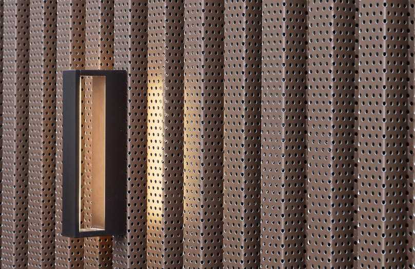 VMZINC stellt sieben neue Fassadenprofile mit rechtwinkligen und schrägen Kantungen vor. | Foto: VMZinc VMZINC stellt sieben neue Fassadenprofile mit rechtwinkligen und schrägen Kantungen vor. | Foto: VMZinc