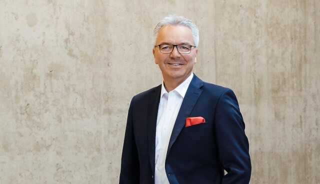 Individuell angepasste Spezial-Maschinen statt „klassischer“ Baggerfabrik: Dominik Erath ist seit 2017 Geschäftsführer bei KTEG. | Foto: Kiesel Individuell angepasste Spezial-Maschinen statt „klassischer“ Baggerfabrik: Dominik Erath ist seit 2017 Geschäftsführer bei KTEG. | Foto: Kiesel