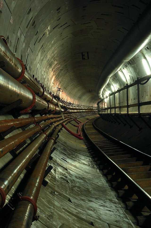 Für den 1,3 km langen Tunnel unter der Weichsel in Polen lieferte Victaulic genutete Rohrleitungssysteme, bei deren Entwicklung die Projektleiter des Unternehmens mit BIM- Software arbeiteten. | Foto: Źródło PRG Metro Für den 1,3 km langen Tunnel unter der Weichsel in Polen lieferte Victaulic genutete Rohrleitungssysteme, bei deren Entwicklung die Projektleiter des Unternehmens mit BIM- Software arbeiteten. | Foto: Źródło PRG Metro