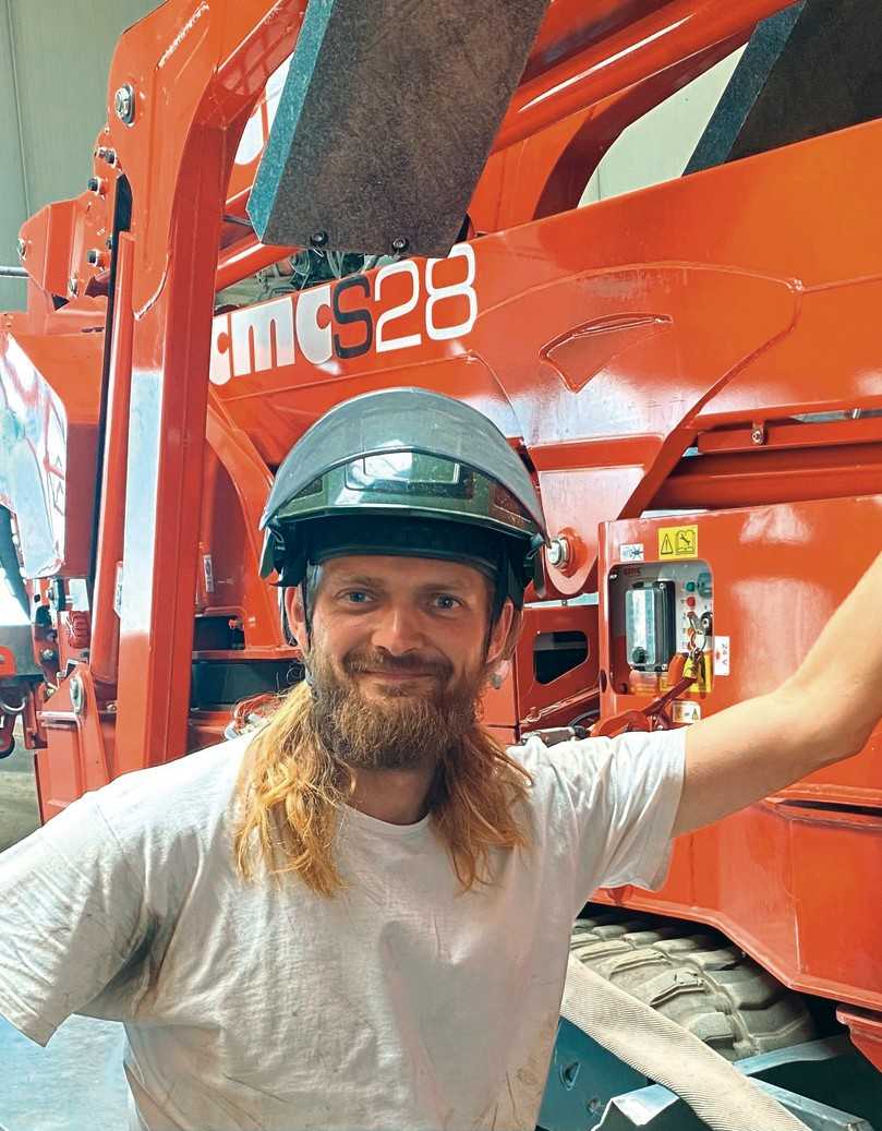 Paul Machynia stellt ganz bestimmte Anforderungen an seine Arbeitsbühne. | Foto: Eichwalder Baumdienst Paul Machynia stellt ganz bestimmte Anforderungen an seine Arbeitsbühne. | Foto: Eichwalder Baumdienst