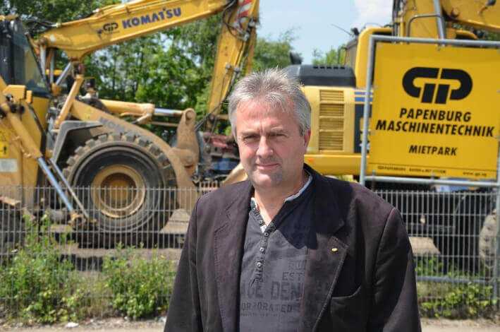 „Für mich als Führungskraft im Maschinentechnikbereich ist die Telematik definitiv eine Unterstützung.“ – Jens Kleinert würde die Möglichkeiten des Flottenmanagements gern noch intensiver nutzen. | Foto: bi „Für mich als Führungskraft im Maschinentechnikbereich ist die Telematik definitiv eine Unterstützung.“ – Jens Kleinert würde die Möglichkeiten des Flottenmanagements gern noch intensiver nutzen. | Foto: bi