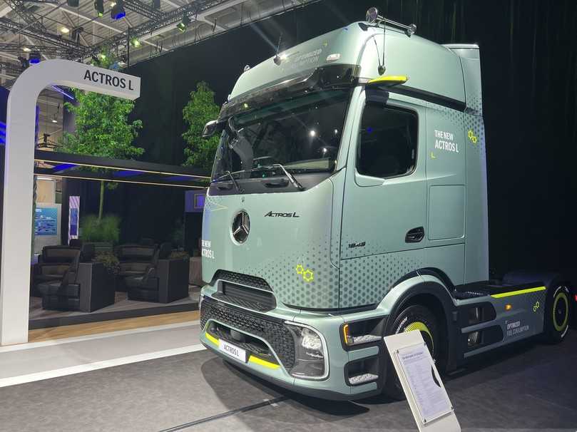 Neuer Mercedes Actros L mit sparsamem Dieselmotor | Foto: QUATEX Neuer Mercedes Actros L mit sparsamem Dieselmotor | Foto: QUATEX