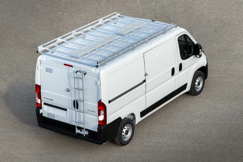 Oben Träger, hinten Leiter, drinnen Service-Ausbau. | Foto: Stellantis Oben Träger, hinten Leiter, drinnen Service-Ausbau. | Foto: Stellantis