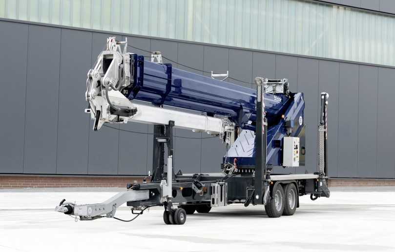 Der AHK 36e kann als erster Akku-Anhängerkran dauerhaft im 230 V-Steckdosenbetrieb arbeiten. | Foto: Böcker Maschinenwerke GmbH Der AHK 36e kann als erster Akku-Anhängerkran dauerhaft im 230 V-Steckdosenbetrieb arbeiten. | Foto: Böcker Maschinenwerke GmbH