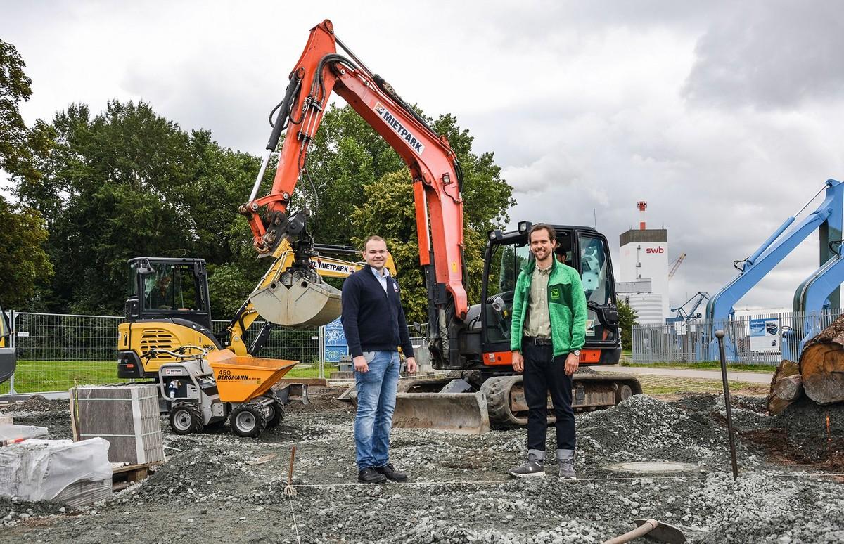 Freuen sich über den Fortschritt des Projekts: Jannik Müller (links), Kundenberater Außendienst im HKL-Center Bremen, und Patrick Büch, stellvertretender Geschäftsführer des VGL Niedersachsen-Bremen. | Foto: HKL Freuen sich über den Fortschritt des Projekts: Jannik Müller (links), Kundenberater Außendienst im HKL-Center Bremen, und Patrick Büch, stellvertretender Geschäftsführer des VGL Niedersachsen-Bremen. | Foto: HKL