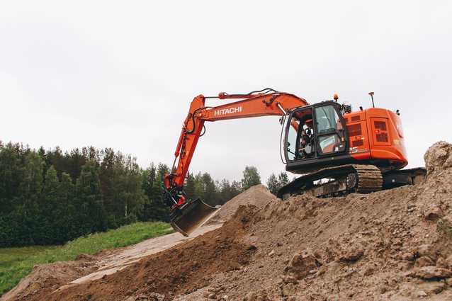 Hitachi-Bagger jetzt mit Rototilt-Technik direkt ab Werk