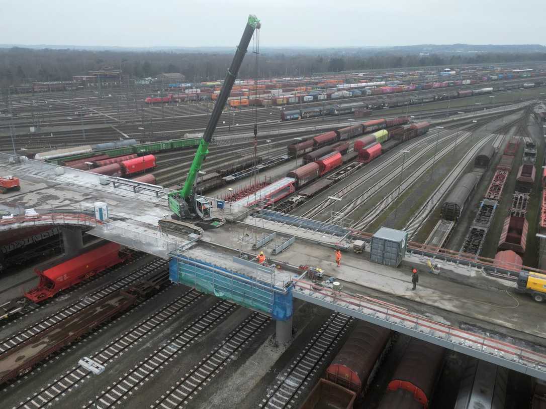 Hybridkappen-Technik macht Decatur-Brücke leichter Hybridkappen-Technik macht Decatur-Brücke leichter