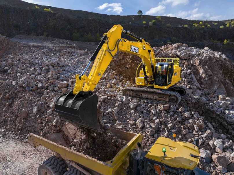 Robust genug für den Steinbruch: JCB hat seinen größten Kettenbagger 370X an den entscheidenden Stellen so verstärkt, dass er auch harte Einsätze meistert. | Foto: JCB Robust genug für den Steinbruch: JCB hat seinen größten Kettenbagger 370X an den entscheidenden Stellen so verstärkt, dass er auch harte Einsätze meistert. | Foto: JCB