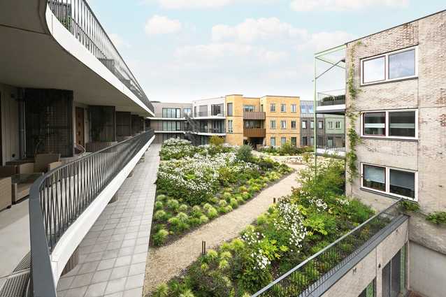 Drainagerinnen für die neue Gartenlandschaft