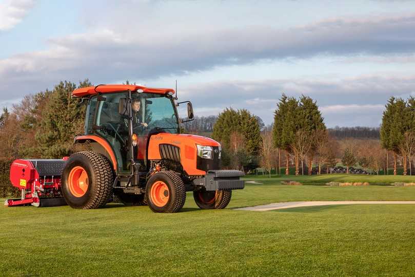 Ein Kubota-Kompakttraktor mit satellitengestützter Spurführung. | Foto: BH Ein Kubota-Kompakttraktor mit satellitengestützter Spurführung. | Foto: BH