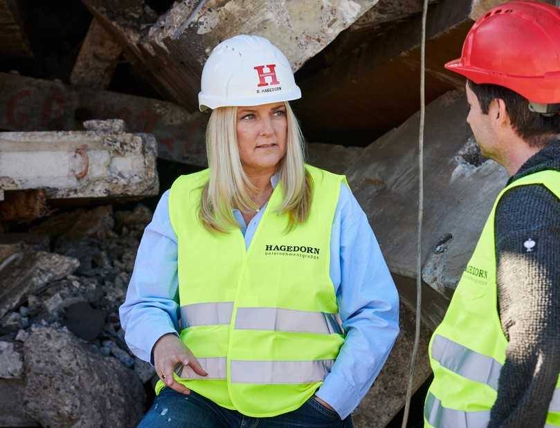 Barbara Hagedorn mit Mitarbeiter Marc Werner: "Wir brauchen mehr weibliche Vorbilder." | Foto: Philipp Oesterle/Hagedorn Unternehmensgruppe Barbara Hagedorn mit Mitarbeiter Marc Werner: "Wir brauchen mehr weibliche Vorbilder." | Foto: Philipp Oesterle/Hagedorn Unternehmensgruppe