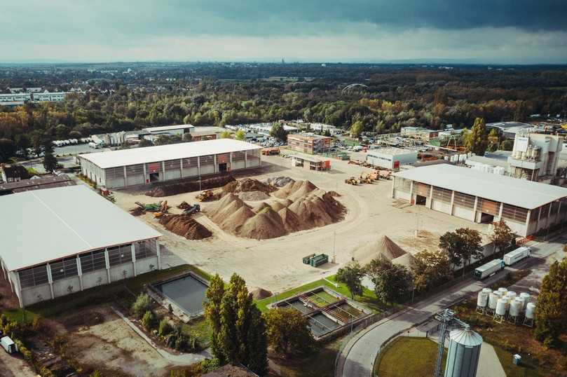 Schüttflix unterhält eigene Wertstoffzentren, unter anderem in Hannover. Die Deklaration, Sortierung und Aufbereitung von mineralischen Abfällen ermöglicht ein europaweit ganzheitliches Stoffstrommanagement im Bausektor. | Foto: Schüttflix Schüttflix unterhält eigene Wertstoffzentren, unter anderem in Hannover. Die Deklaration, Sortierung und Aufbereitung von mineralischen Abfällen ermöglicht ein europaweit ganzheitliches Stoffstrommanagement im Bausektor. | Foto: Schüttflix