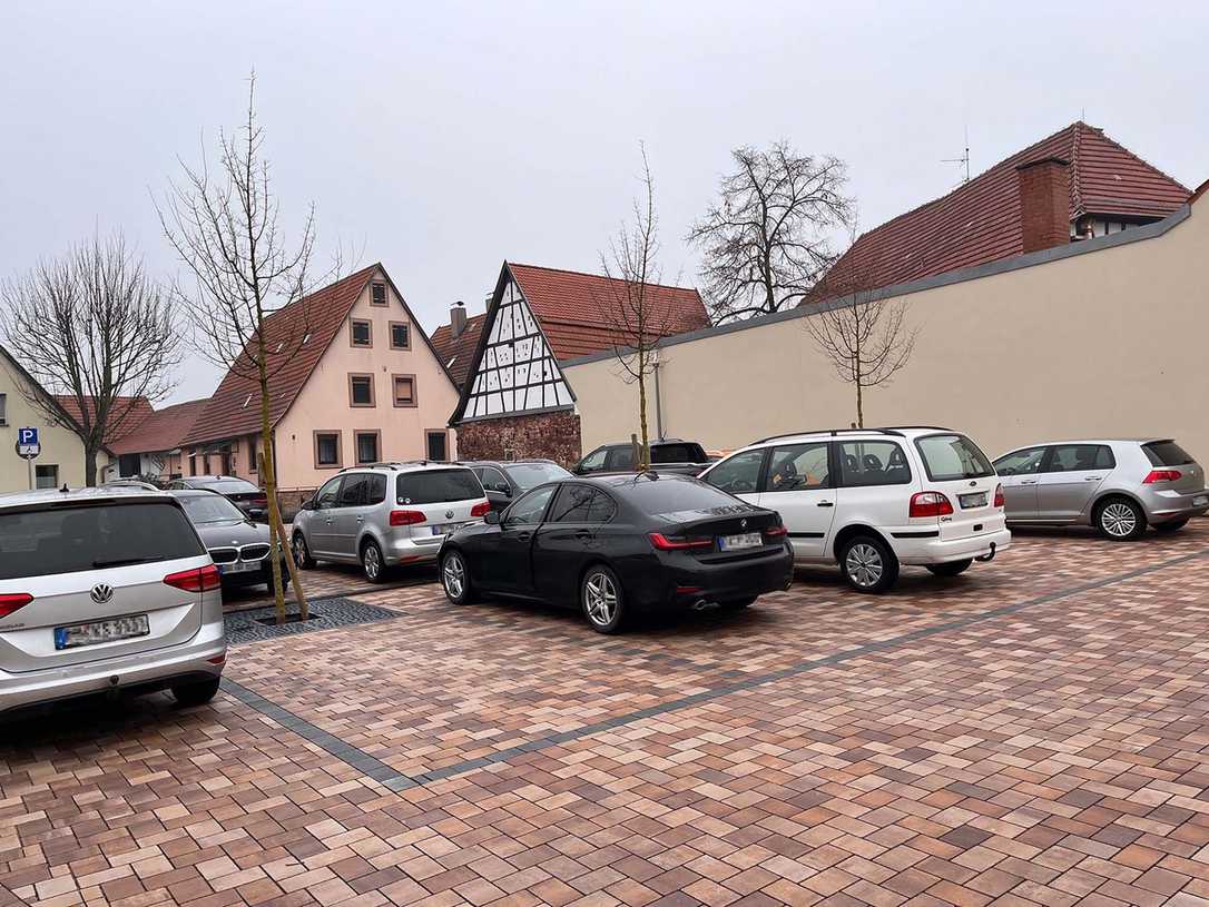 Smarte Baumbewässerung mit Regenwasser Smarte Baumbewässerung mit Regenwasser