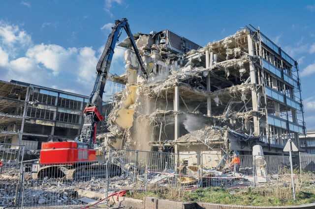 Von Hitachi geadelt: KTEG baut Sondermaschinen für Europa Von Hitachi geadelt: KTEG baut Sondermaschinen für Europa