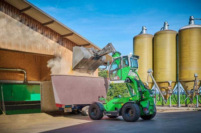 Der Teleskoplader 340G ist mit der neuesten Motorengeneration und dem Energie-Rückgewinnungssystem „Green Hybrid“ ausgestattet. | Foto: Schlüter Baumaschinen Der Teleskoplader 340G ist mit der neuesten Motorengeneration und dem Energie-Rückgewinnungssystem „Green Hybrid“ ausgestattet. | Foto: Schlüter Baumaschinen