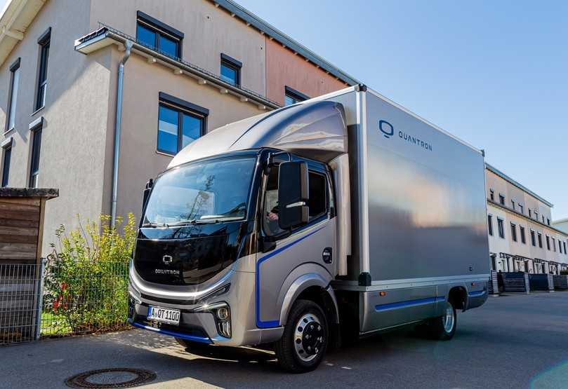 Ein eigenständiges Design und Fahrzeugmodule aus Asien kennzeichnen den neuen Citytruck Quantron Qargo EV 4 für 350 km Reichweite. | Foto: Quantron AG Ein eigenständiges Design und Fahrzeugmodule aus Asien kennzeichnen den neuen Citytruck Quantron Qargo EV 4 für 350 km Reichweite. | Foto: Quantron AG