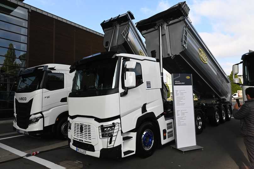 Renault E-Tech C 4x2-Kippsattgelzug | Foto: QUATEX Renault E-Tech C 4x2-Kippsattgelzug | Foto: QUATEX