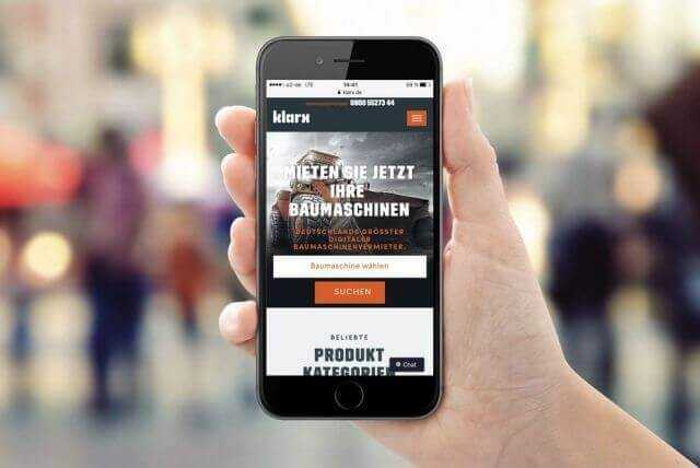 Alle Funktionen der Online-Miete bei Klarx können auch auf Mobilgeräten genutzt werden. So kann beispielsweise beim plötzlichen Ausfall einer Maschine direkt von der Baustelle aus Ersatz geordert werden. Alle Funktionen der Online-Miete bei Klarx können auch auf Mobilgeräten genutzt werden. So kann beispielsweise beim plötzlichen Ausfall einer Maschine direkt von der Baustelle aus Ersatz geordert werden.