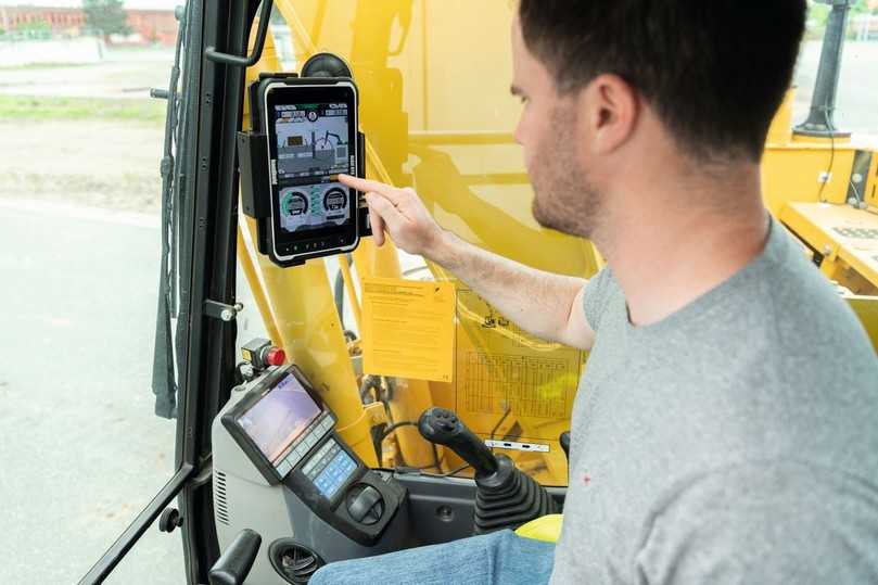 Smart Construction Retrofit ist für Bauunternehmen laut Komatsu ein einfacher und erschwinglicher Weg, ihre Bagger mit 3D-Steuerung und Wägedaten-Überwachung auszustatten. | Foto: Komatsu Europe Smart Construction Retrofit ist für Bauunternehmen laut Komatsu ein einfacher und erschwinglicher Weg, ihre Bagger mit 3D-Steuerung und Wägedaten-Überwachung auszustatten. | Foto: Komatsu Europe