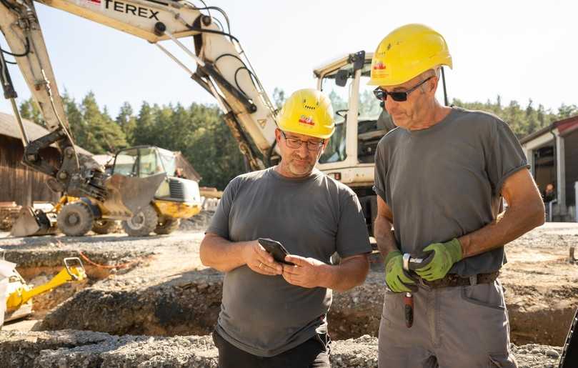 Die Poliere dokumentieren mit 123erfasst den Baustellenfortschritt. | Foto: Timo Lutz Team für Industriefotografie (www.timo-lutz.de) Die Poliere dokumentieren mit 123erfasst den Baustellenfortschritt. | Foto: Timo Lutz Team für Industriefotografie (www.timo-lutz.de)